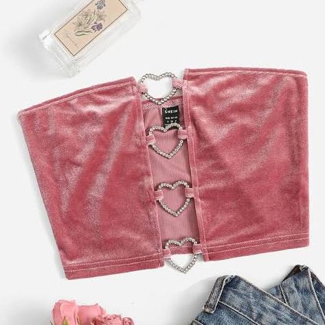 High School Party Outfit, Juicy Couture Aesthetic, Light Pink Heart, Cute Tube Tops, Pink Heart Rings, Heart Shape Design, Heart Rings, Golf Outfits Women