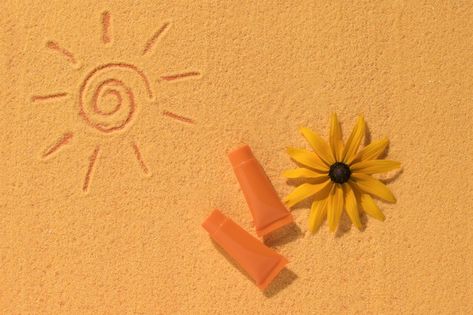 Sunscreen Background, Painted Sun, Background Flower, Travel Summer, Face Sunscreen, Photo Background, The Sand, Premium Photo, A Flower