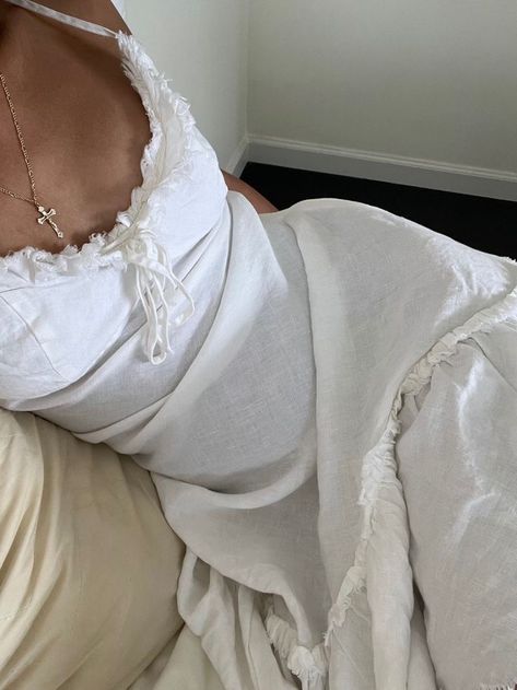 Langerai Outfits Aesthetic, White Elegant Aesthetic, White Aesthetic Outfits, Tarkhanov Empire, White Dress Aesthetic, Dress Aesthetic, Boring Clothes, Summer Fits, Cute Fits