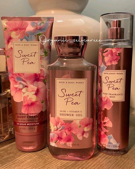 Bath And Bodyworks Lotions, Bath And Body Works Luxury Scents, Bath And Body Works Lotion Smell Good, Bath And Body Works Perfume And Lotion Collection, Bath And Body Works Perfume Fairytale, Body Scents, Shower Products, Bath Body Works Candles, Bath And Body Work