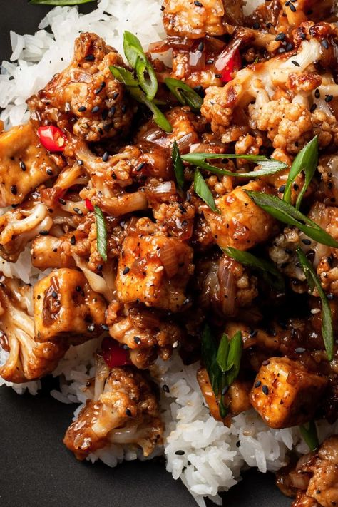 Black Pepper Tofu & Cauliflower - Crumbs & Caramel Tofu Sheet Pan, Tofu Cauliflower, Black Pepper Tofu, Vegetarian Inspiration, Pepper Tofu, Vegan Tofu, Tofu Dishes, Brown Sauce, Easy Weeknight Dinner