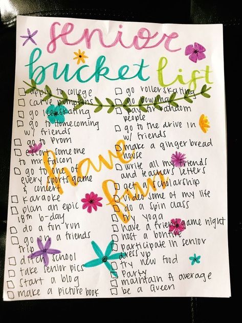 Senior Year Checklist, Senior Bucket List, High School Bucket List, Senior Scrapbook Ideas, Senior Year Diy, Senior Year Scrapbook, Senior Year Things, Graduate Party, Senior Things