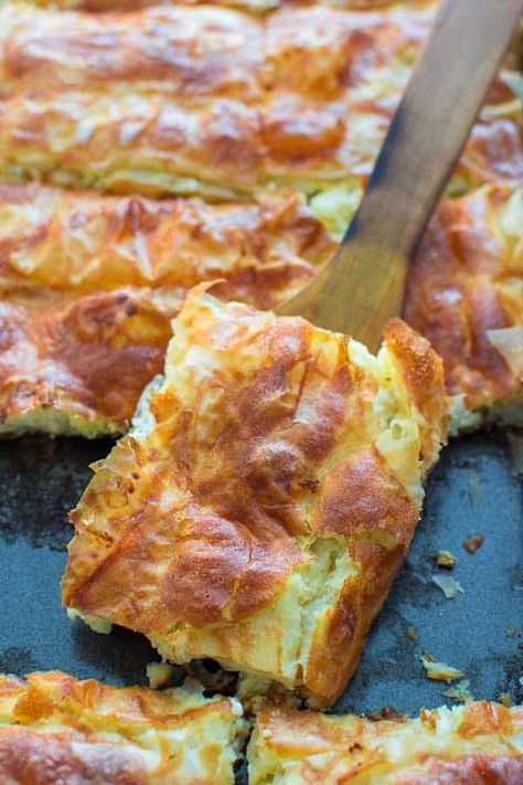 Burek Recipe, Filo Pastry Recipes, Phyllo Recipes, Feta Recipe, Bulgarian Food, Macedonian Food, Eastern European Recipes, Feta Recipes, Serbian Recipes