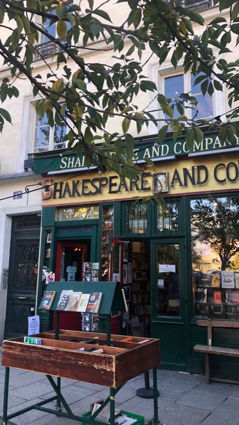 shakespeare and company in paris Shakespeare And Company Paris Aesthetic, Paris Shakespeare And Company, Shakespeare And Company Aesthetic, Studying In Paris, Shakespeare And Company Paris, Animal Expressions, Paris In October, French Aesthetic, A Walk In The Woods