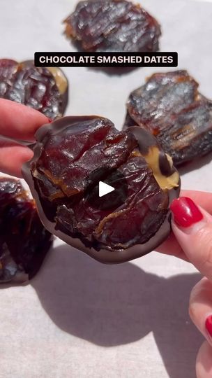 Recipes Chocolate, Time Of The Day, Medjool Dates, Melted Chocolate, October 21, Simple Recipes, Single Serve, Sweet Candy, High Protein Recipes