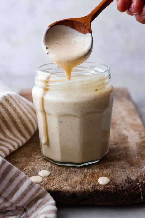 White BBQ Sauce White Bbq Sauce Recipe, White Barbecue Sauce, Cesar Dressing, Sugar Free Nutella, Barbecue Sauce Recipe, White Bbq Sauce, Grilled Asparagus Recipes, Delicious Salad Dressings, Barbecue Sauce Recipes