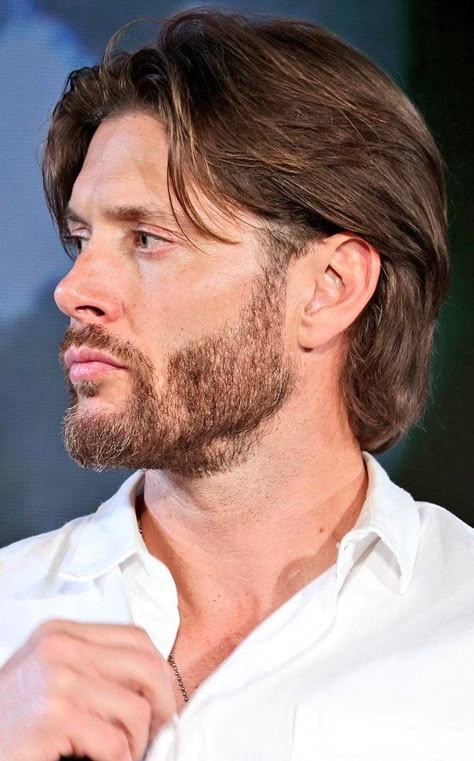 Jared Padalecki Hair, Cowboy Haircut, Dean Winchester Haircut, Cowboy Haircut Men, Jensen Ackles Hair, Jensen Ackles Haircut, Middle Part Hairstyles Men, Mens Haircuts Straight Hair, Young Men Haircuts