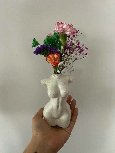 Body Vase, Sculpture Art Clay, Clay Diy Projects, Keramik Design, Clay Vase, Pottery Crafts, Ceramics Pottery Art, Clay Art Projects, Ceramics Ideas Pottery