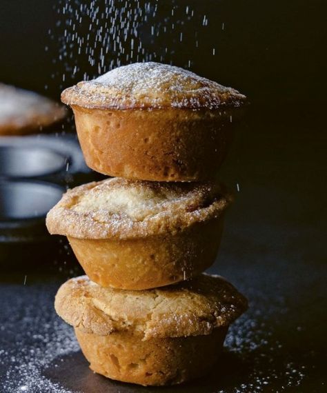 The only mince pie recipe you need Mincemeat Recipe, Mince Pie Recipe, Great British Food, Mince Pies Christmas, Festive Baking, Minced Meat Recipe, Mince Pie, Serving Wine, Borough Market