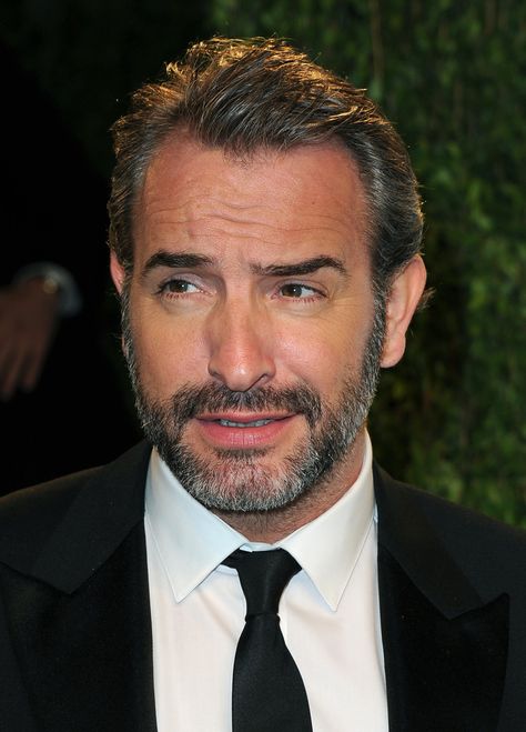 Jan Dujardin Graydon Carter, Jean Dujardin, Romantic Novel, Cool Hairstyles For Men, Vanity Fair Oscar Party, Most Beautiful Man, Hollywood Stars, Bearded Men, A Good Man