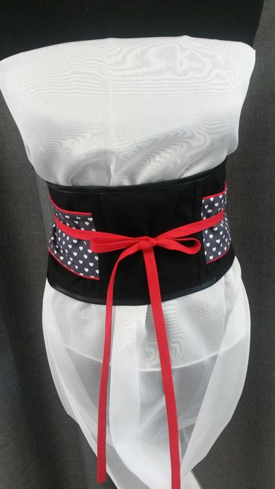 Ceinture Obi DIY http://www.je-fais-moi-meme.fr/vos-realisations/ceinture-obi/ Meme Fr, Sewing Scarves, Obi Belts, Moda Kimono, Reuse Clothes, Ethno Style, Mode Kimono, Yukata Kimono, Simple Wardrobe