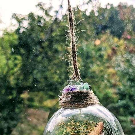 Diy Blessing Balls, Blessing Ball Diy, Witch Ball Ornaments Diy, How To Make A Witch Ball, Yule Blessing Ball, Diy Witch Ball, Witch Ball Ornaments, Witchy Christmas Tree Ornaments, Witch Balls Diy Christmas Ornament