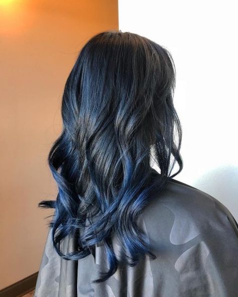 16 Stunning Midnight Blue Hair Colors to See in 2019 Yellow Blonde Hair, Midnight Blue Hair, Blue Hair Highlights, Dyed Hair Blue, Blue Black Hair, Blue Highlights, Hair Color Blue, Hair Dye Colors, Nails And Makeup