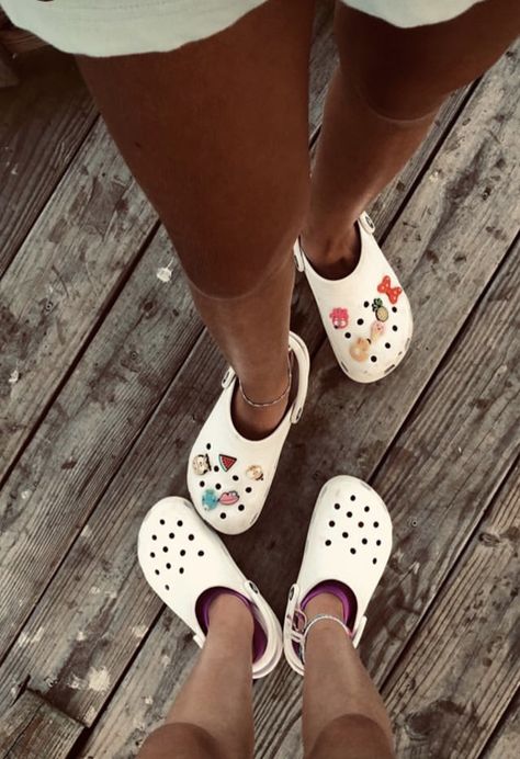 Preppy Crocs Aesthetic, Beige Crocs Outfit, Tan Crocs, Crocs Summer, Selena Gomez Lips, Crocs Aesthetic, Crocs Outfit, Crocs Fashion, Insta Captions