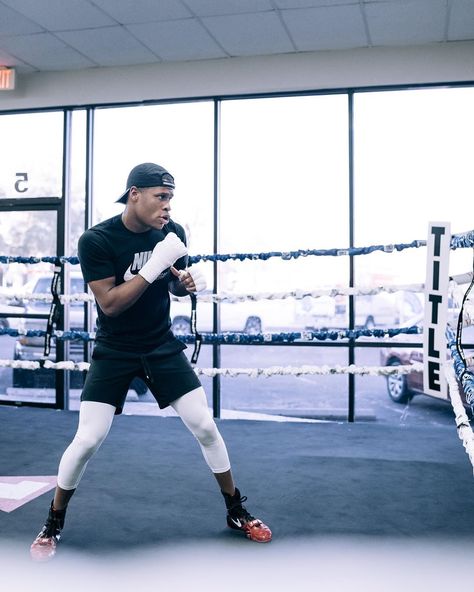 Lord Devin Haney on Instagram: “I will never let them gain momentum, thinking I’m not working! 🏆 #TheDream” Devin Haney Wallpaper, Devin Haney Outfits, Boxing Outfit Men, Kickboxing Outfit, Boxing Pics, Boxing Outfit, Boxing Aesthetic, Tank Davis, Devin Haney