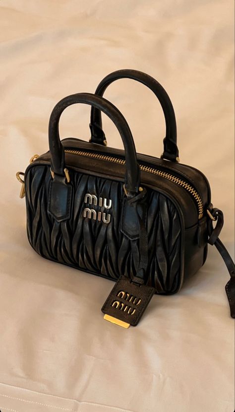 Luxury Bags Collection, Miu Miu Bag, Bag Obsession, Fancy Bags, Bags Aesthetic, Pretty Bags, Mon Cheri, Cute Bags, Bags Designer Fashion