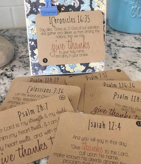 Thankful Scripture, Christian Thanksgiving Crafts, Thankful Cards, Fun Thanksgiving Crafts, Christian Thanksgiving, Teachers Thanksgiving, Volunteer Gifts, Scripture Cards, Crafts Gifts