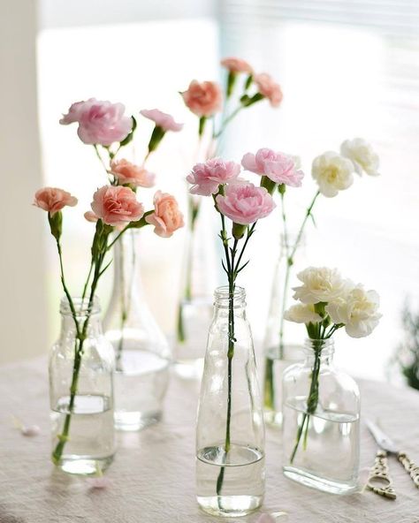 Floral Simple Centerpiece, Simple Flower Arengment, Simple Floral Bridal Shower Decor, Simple Floral Table Decor, Pink Floral Centerpieces Simple, Flower Arrangements Minimalist, Simple Flower Wedding Centerpieces, Simple Flower Table Decorations, Baby In Bloom Baby Shower Table Decor