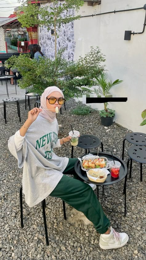 Casual Dress Korean Style, Outfit Hijab Simple, Casual Korean Style, Outfit Hijab Casual, Boyish Outfits, Hijab Inspiration, Rok Outfit, Ootd Hijab Casual, Stile Hijab