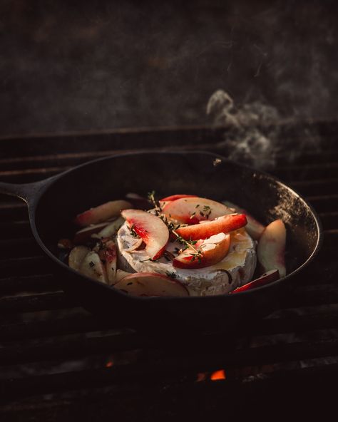 Sometimes simple ingredients are the most beautiful ✨ Fresh nectarines over a wheel of Brie with thyme and almond slivers baked over the campfire in a cast iron skillet = golden hour perfection So delicious served on toasted baguette slices 🏕️🔥🤍 Toasted Baguette Slices, Baguette Slices, Toasted Baguette, Sliced Baguette, Iron Skillet, Cast Iron Skillet, So Delicious, Brie, Simple Ingredient