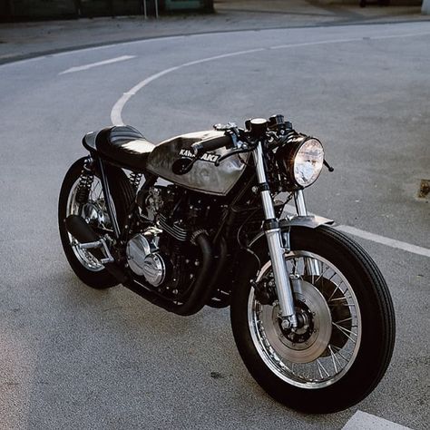 Custom Motorcycle | Cafe Racer on Instagram: “Tell us your vintage riding experience. Is it good? or very good?classic vintage bikes like this 1979 Kawasaki KZ650 Cafe Racer⁠ by @ui116…” 1979 Kawasaki Kz650, Kawasaki Kz650 Cafe Racer, Motor Cafe Racer, Kawasaki Kz650, Kawasaki Cafe Racer, Motor Klasik, Cafe Racer Seat, Cafe Racer Moto, Bobber Style