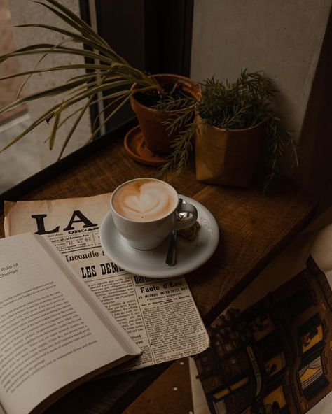 Saturday Morning Aesthetic, Saturday Aesthetic, British Autumn, Slow Saturday, Coffee Shots, Cabin Coffee, Journal 2024, Iphone Sleeve, Coffee Shop Aesthetic