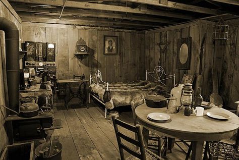 Inside Early Settler Home Pioneer Homestead, Old Cabins, Pioneer Life, Old Stove, Wilde Westen, Early Settler, Cabin Interiors, Cabins And Cottages, Old West