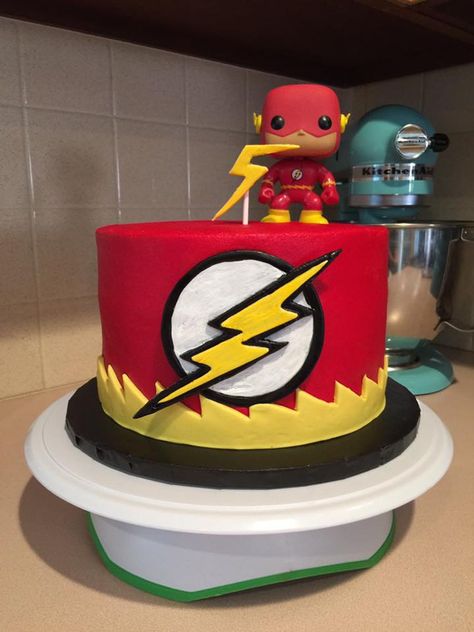 Flash Superhero Cake, The Flash Cake, Flash Birthday Cake, Dc Cake, Birthday Cake Icing, Flash Cake, Chocolate Buttercream Icing, Minecraft Birthday Cake, 8th Birthday Cake