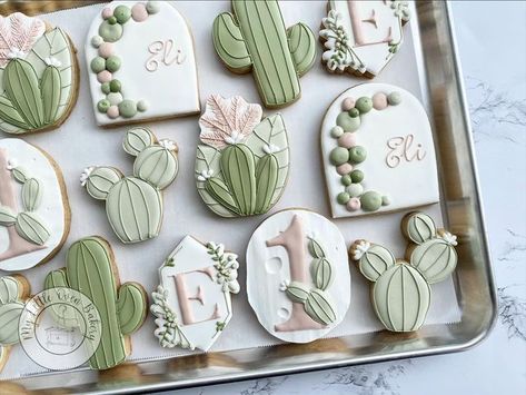 Cactus Pretzels, Cactus Cookies Decorated, Cactus Decorated Cookies, First Fiesta Birthday Cookies, Plant Cookies, 30th Birthday Fiesta Cookies, Cactus Sugar Cookies, Cactus Baby Shower Cookies, Cactus Birthday Party