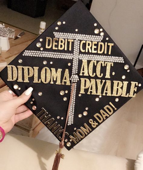 Accounting Student Graduation Pictures, Graduation Cap Designs Finance, Graduation Cap Designs For Accounting, Accountant Graduation Pictures, Accountant Graduation Cap, Accounting Degree Graduation Cap, Graduation Cap Accounting, Accounting Cap Decoration, Accounting Graduation Party