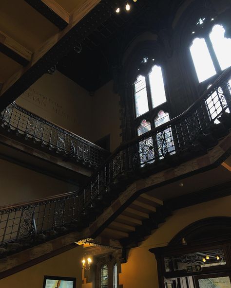 Student campus dark academia spiral staircase Dark Academia Stairs, Dark Academia Campus, Glasgow University, Zodiac Academy, Architecture Ideas, Spiral Staircase, Dark Academia, Glasgow, Stairs