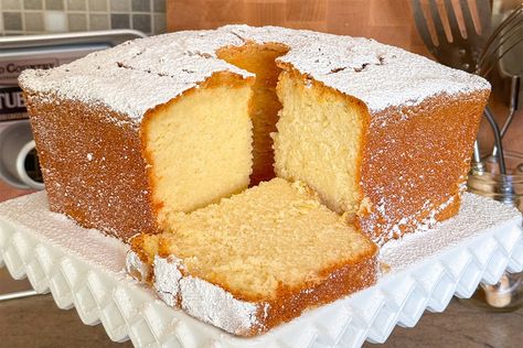 Mile High Ritz Carlton Lemon Pound Cake Mile High Pound Cake Recipe, Ritz Carlton Lemon Pound Cake, Five Flavor Pound Cake, The Ritz Carlton Hotel, 7up Pound Cake, Cookies And Cream Cake, Moist Carrot Cakes, Rich Cake, Cotton Cake