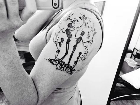 Tattoos that Represent Love for Family Skeleton Family Tattoo, Forever Family Tattoo, Skeleton Tree, Skeleton Family, Family Illustrations, Tree Tat, Tattoo Tree, Family Tree Tattoo, Framed Tattoo