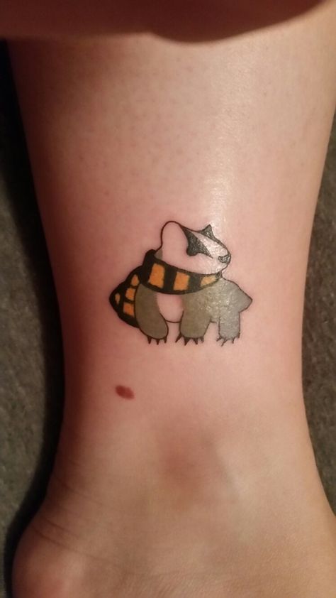 My Harry Potter tattoo. I've always belonged to Hufflepuff. #HarryPotter #hufflepuff #Always Hufflepuff Tattoo, Fandom Tattoos, Unique Tattoos For Women, Nerdy Tattoos, Hp Tattoo, Super Tattoo, Potter Tattoo, Embroidery Tattoo, Nerd Tattoo