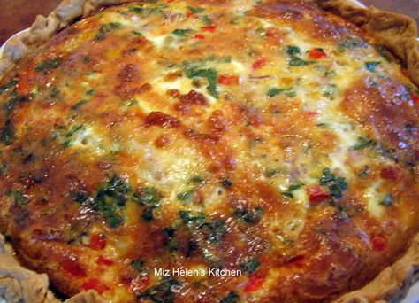 Southwest Quiche Southwestern Quiche Recipes, Southwest Quiche Recipes, Southwestern Quiche, Southwest Quiche, Mom Brunch, Chicken Quiche, Breakfast Cake Recipes, Potluck Ideas, Southwest Chicken