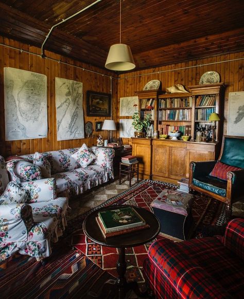 Eclectic Cabin, Ralph Lauren Living Room, Lodge Bedding, Mid Century Eclectic, Canoe Paddles, Bookstore Cafe, Rustic Bar, Fish House, I Just Love You