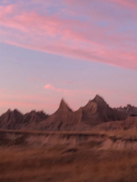 Badlands Painting, Badlands Aesthetic, Summer Aesthetic Sunset, Aesthetic Scenes, West Aesthetic, Mojave National Preserve, America Trip, Mammoth Cave National Park, Trip Aesthetic