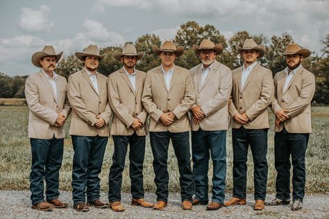 Groomsmen Western Attire, Jeans Groomsmen Attire, Western Wedding Mens Attire, Western Groomsmen, Wedding Tuxes, Quinceanera Photoshoot, Bridesmaid Groomsmen, Tan Wedding, Groomsmen Outfits