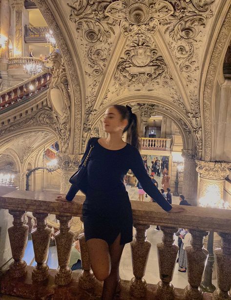 Paris Opera House Outfit, Opera House Outfit, Ponytail With Bow, Bow In Hair, Opera Garnier Paris, Vivienne Westwood Fashion, Cute Ponytail, Paris Opera House, Opera Garnier