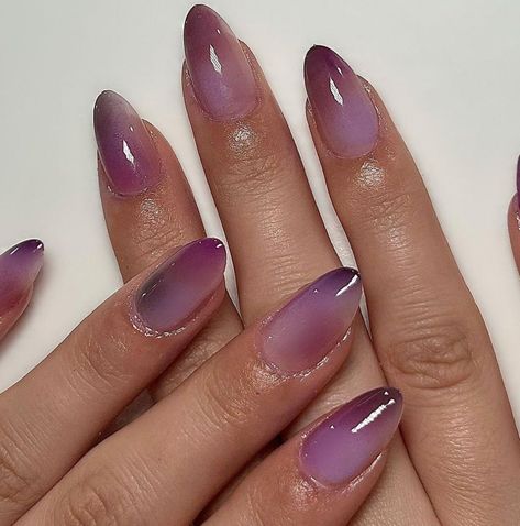 Aura nails are such a fun and aesthetic nail design that's so trendy right now! Check out these cute aura nail designs to inspire your next mani... Violet Aura Nails, Lilac Aura Nails, Eyeshadow Aura Nails, Aura Nails With Eyeshadow, Aura Nail Inspo Almond, Spring Aura Nails, Cool Simple Nails, Nail Airbrush Designs, Purple Airbrush Nails