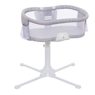 Essential Baby Registry Items, Bassinets For Baby, Halo Bassinet Swivel Sleeper, Best Bassinet, Halo Bassinet, Sleep Essentials, Bedside Bassinet, Baby Registry Essentials, Postpartum Essentials