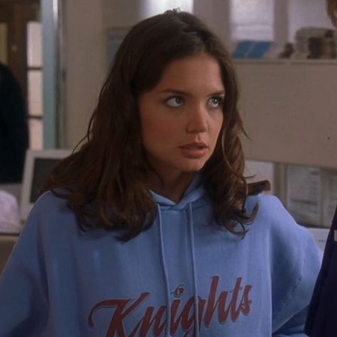 Michelle Williams And Katie Holmes, Katie Holmes 2000s, Katie Holmes First Daughter, Katie Holmes Style 90s, First Daughter Aesthetic, Katie Holmes Dawsons Creek, Joey Potter Hair, First Daughter Movie, Joey Potter Aesthetic