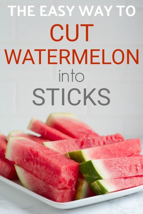 Watermelon Hacks, Watermelon Sticks, Watermelon Dessert, Food For Special Event, Frozen Watermelon, Food On Sticks, Watermelon Carving, Cut Watermelon, Watermelon Recipes