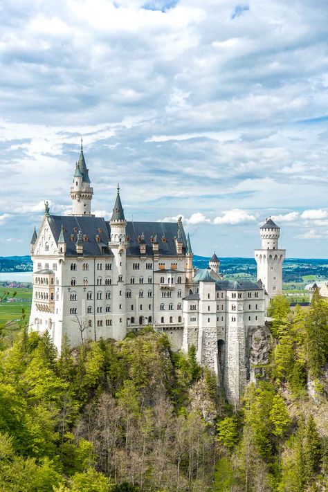 Germany Castles Neuschwanstein, Real Castles, Castles To Visit, Germany Photography, Germany Castles, Castles Interior, Neuschwanstein Castle, Fairytale Castle, Exotic Places