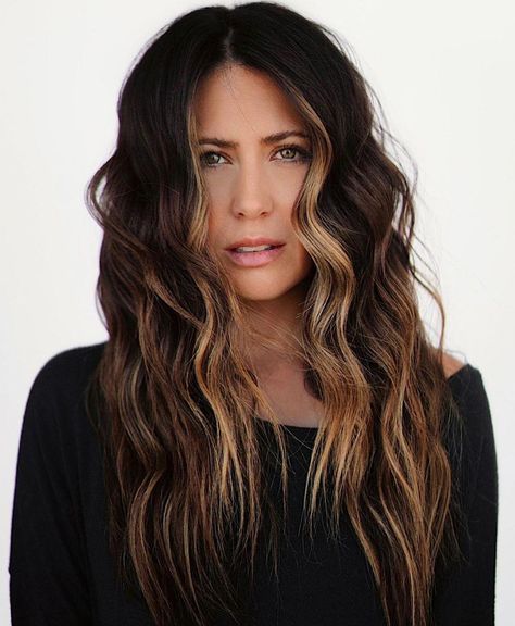 Shaggy Balayage, Peekaboo Hair Highlights, Hair Highlights Ideas, Blonde Peekaboo Highlights, Balayage Styles, Partial Balayage, Natural Dark Hair, Peekaboo Hair Colors, Balayage Straight Hair