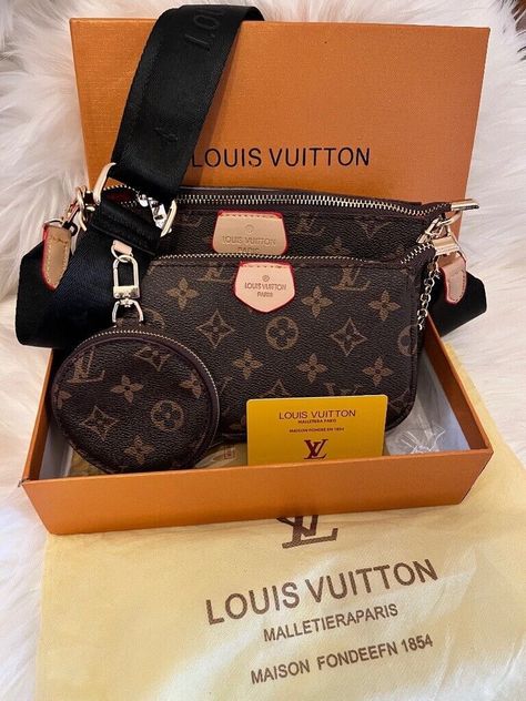 Luxury Wishlist, Top Designer Handbags, Older Mens Hairstyles, Airport Pictures, Luxury Bags Collection, Louis Vuitton Collection, Lv Purse, House Clothes, Girly Bags