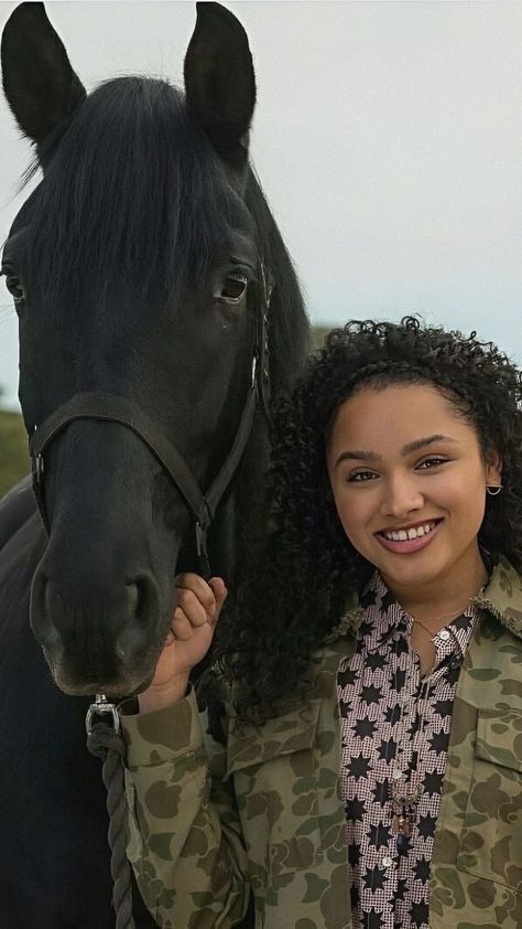 Jaylen Barron, Free Rein Tv Show, Free Rain, Horse Movies, Free Reign, Free Rein, Cute Horses, Horses, Film