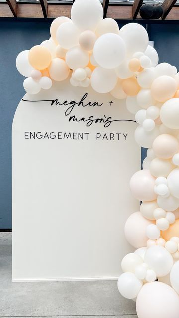 Classy Backdrop, Engagement Party Balloons, Engagement Party Brunch, Small Engagement Party, Garden Engagement Party, Engagement Party Backdrop, Engagement Party Decorations Diy, Backyard Engagement Parties, Gold Engagement Party