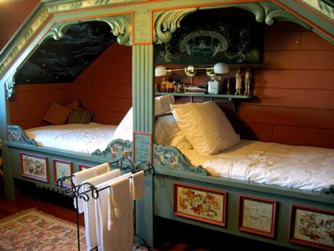 Scandinavian Folk: Obsession: Scandinavian Box Beds Cupboard Bed, Alcove Bed, Bed Nook, Bedroom Nook, Built In Bed, Folk Painting, Box Bed, Cozy Nook, The Doors