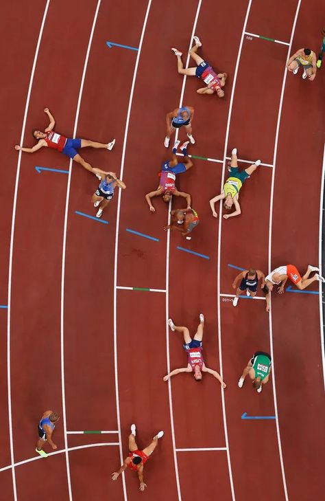 Sports Celebration Photography, Iconic Sports Photos, Sports Photography Aesthetic, Olympic Photography, Olympics Photography, Athletics Photography, Olympics Aesthetic, Athlete Instagram, Track Pics